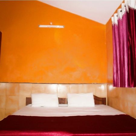Yellow House Hotel Calangute Exterior photo