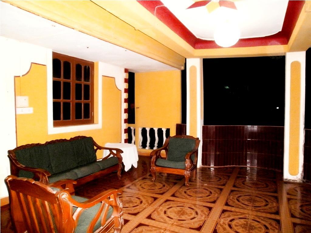 Yellow House Hotel Calangute Exterior photo