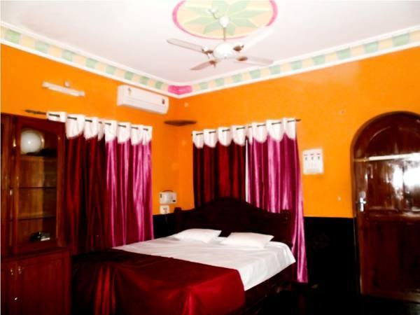 Yellow House Hotel Calangute Exterior photo